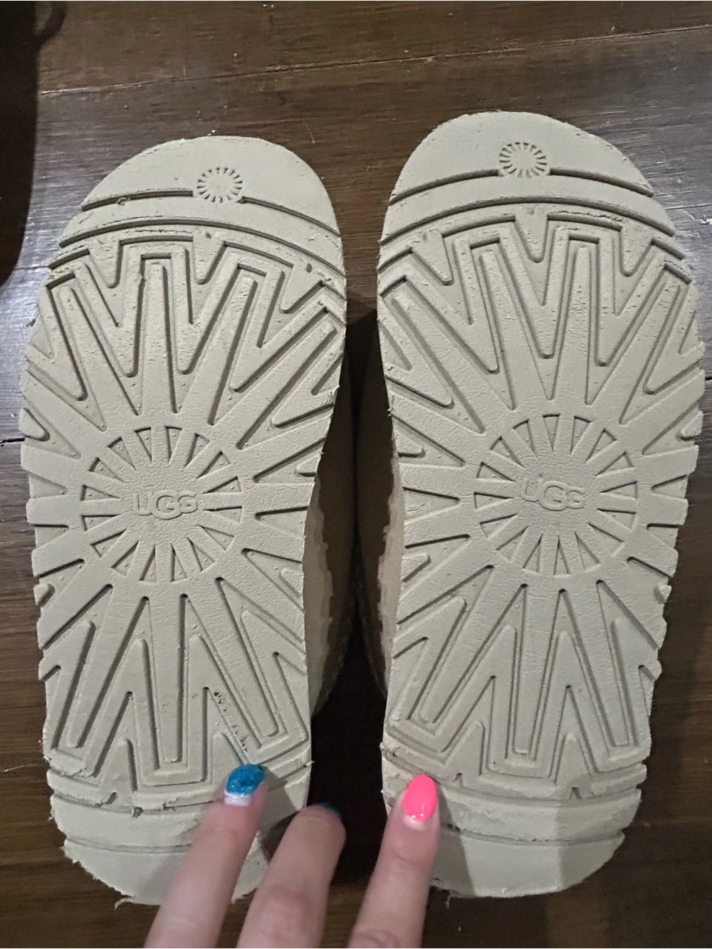 UGG women’s Slip-On Suede platform Slippers in sand color!
